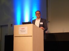 Dirk Lewandowski speaking at the ASIS&T European Chapter event at HAW Hamburg